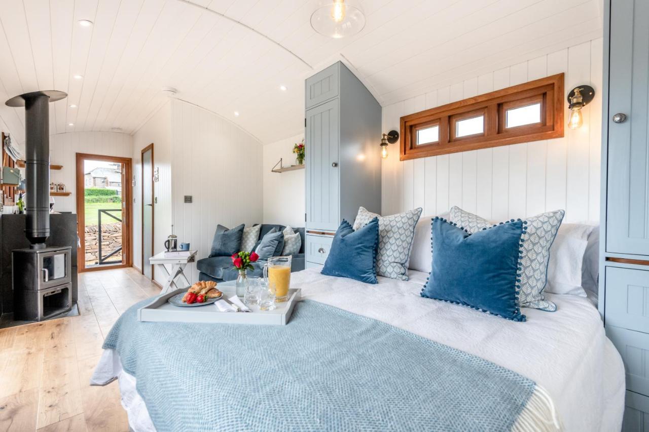 Daisy Park Shepherds Hut *