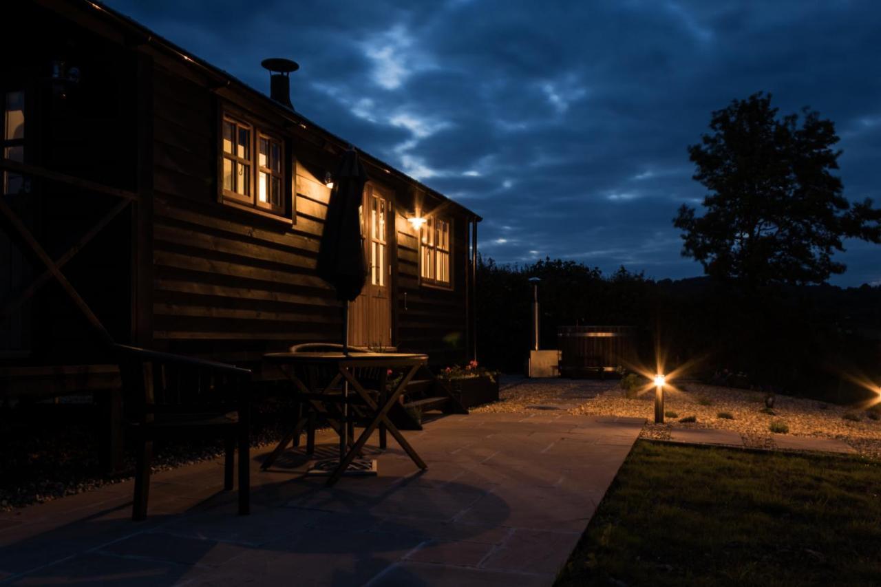 Daisy Park Shepherds Hut Holiday home *