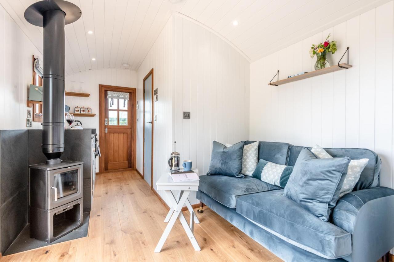 Daisy Park Shepherds Hut Holiday home Looe