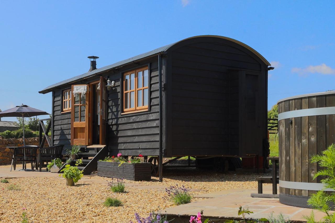 Daisy Park Shepherds Hut Looe